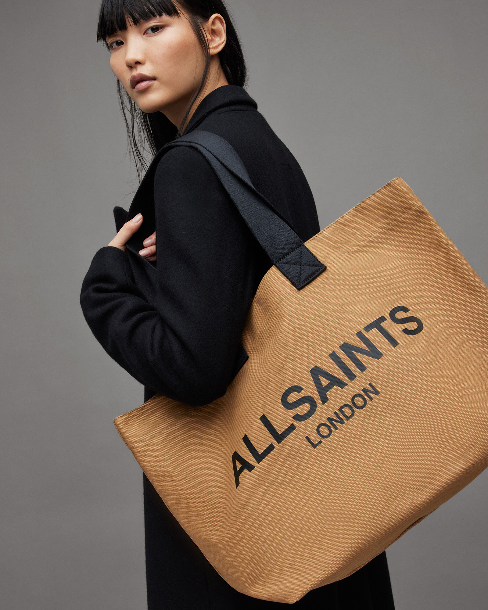 All Saints Glitz Chain Wallet Crossbody Bag in Gold Adjustable Crossbody  Bag | Wallet chain, Bags, Crossbody bag