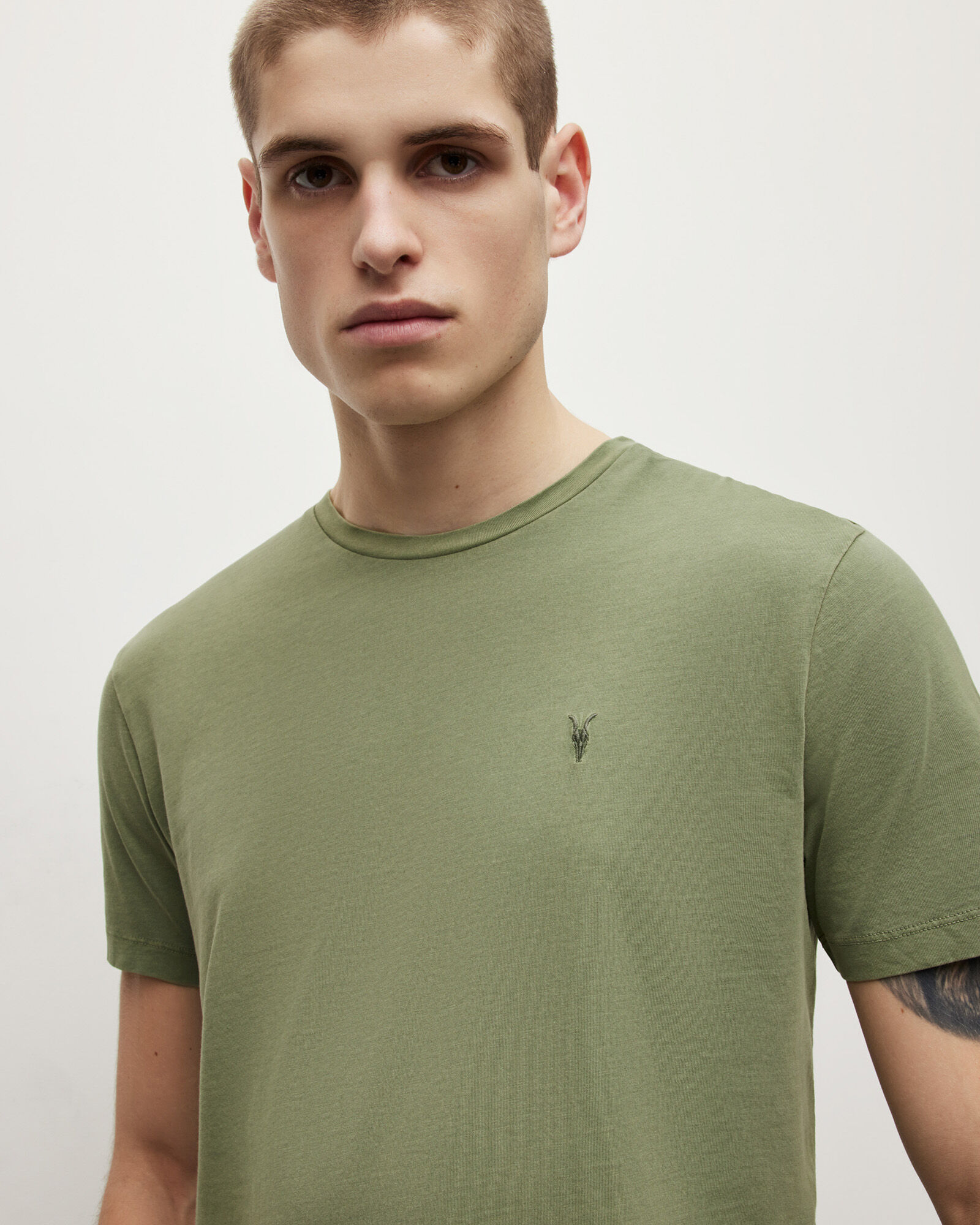 Ossage Crew Neck Slim Ramskull T-Shirt SAP GREEN | ALLSAINTS US