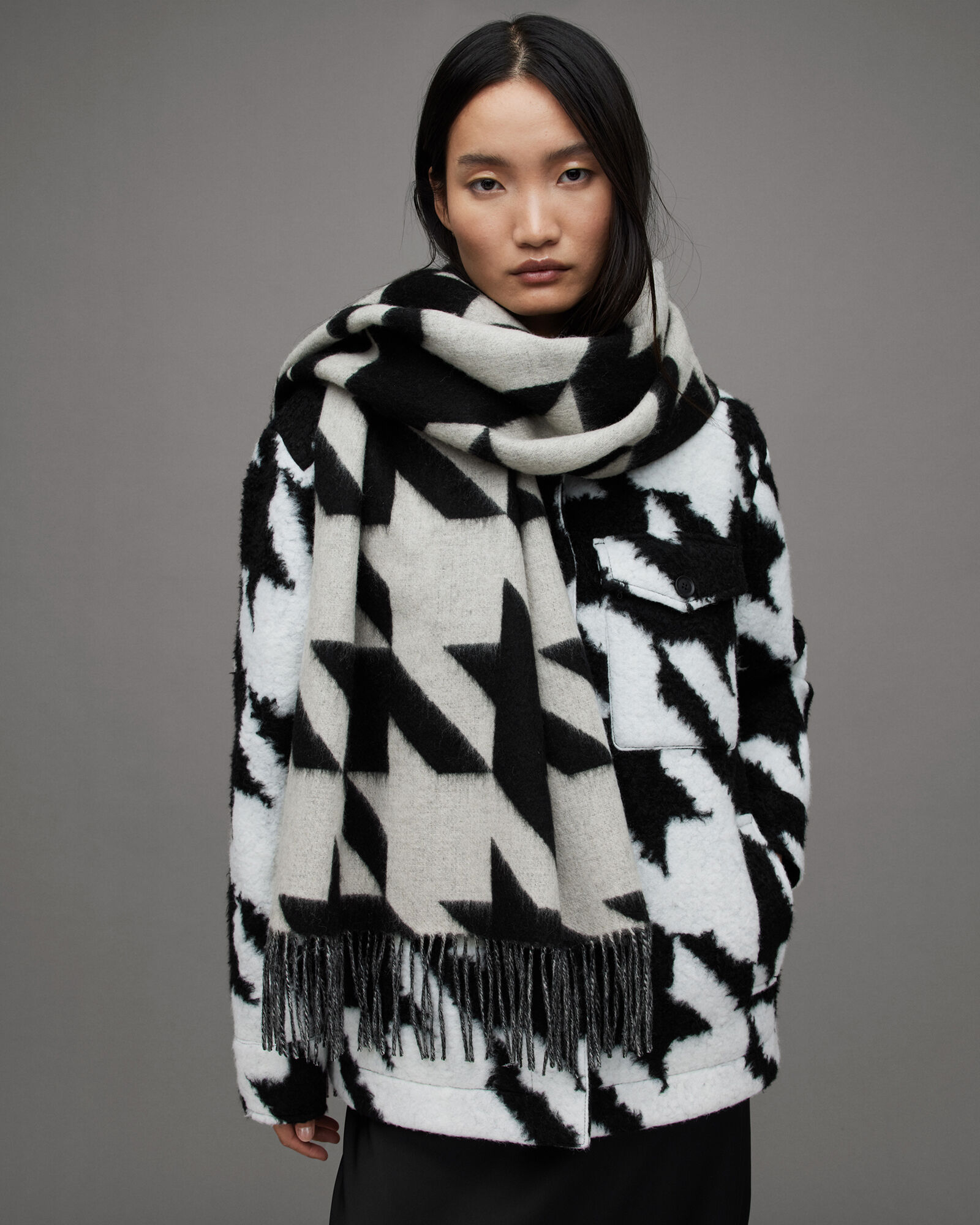 Houndstooth Oversized Wool Scarf BLACK/CHALK WHITE | ALLSAINTS US